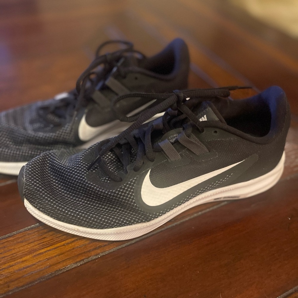 Nike Downshifter 9 Women’s Sneaker